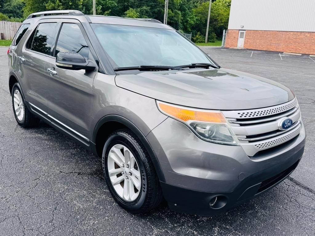 Ford Explorer XLT FWD 2012