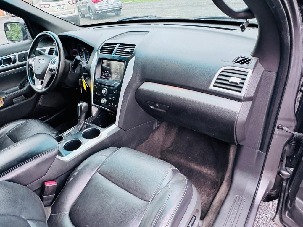 Ford Explorer XLT FWD 2012