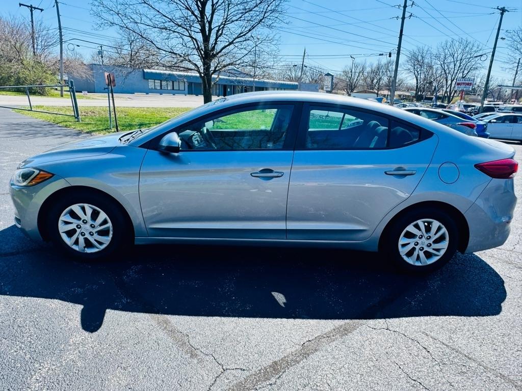 Hyundai Elantra SE 6AT 2017