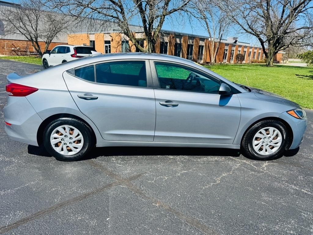 Hyundai Elantra SE 6AT 2017