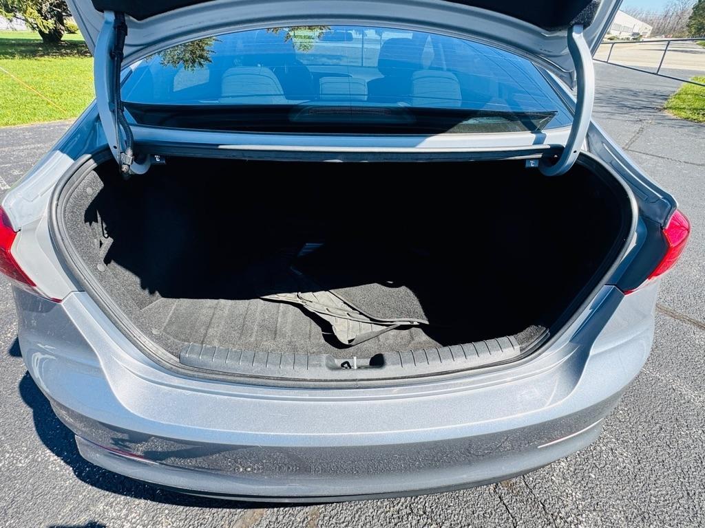 Hyundai Elantra SE 6AT 2017