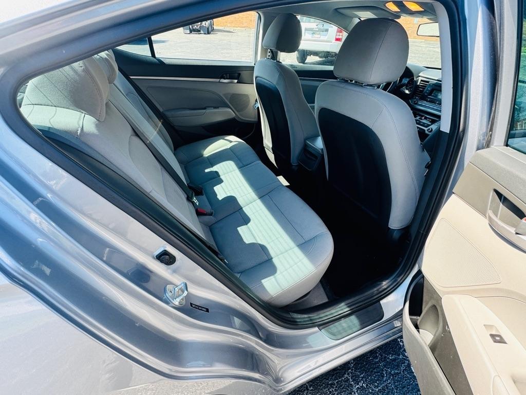 Hyundai Elantra SE 6AT 2017