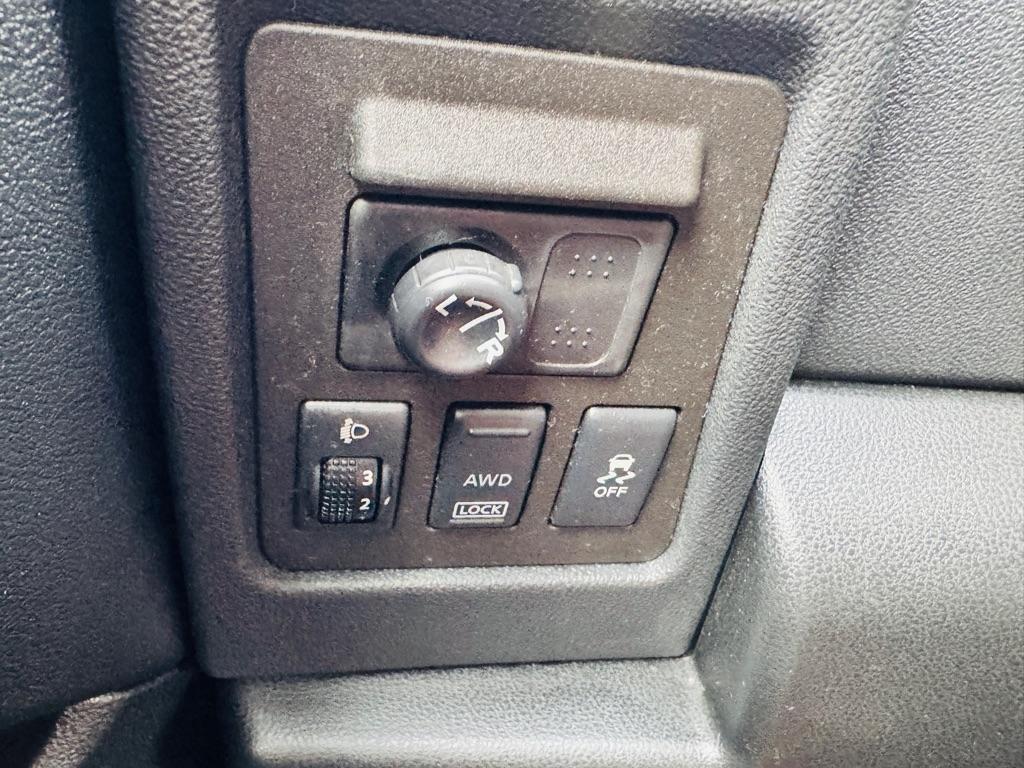 Nissan Rogue S AWD 2011