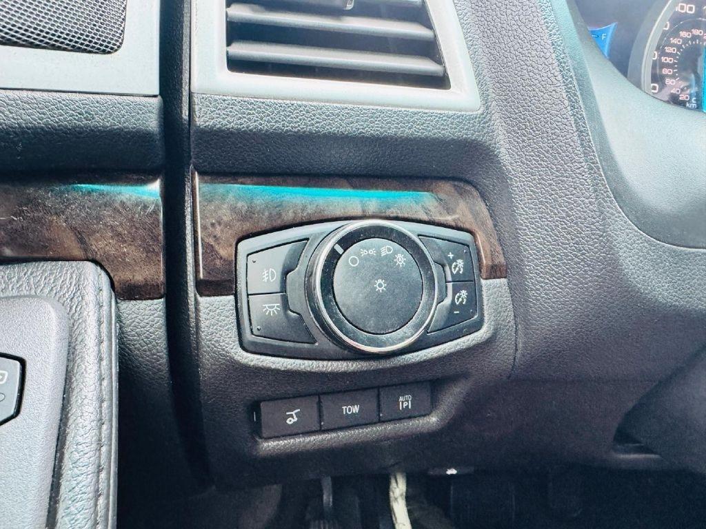 Ford Explorer Limited FWD 2014