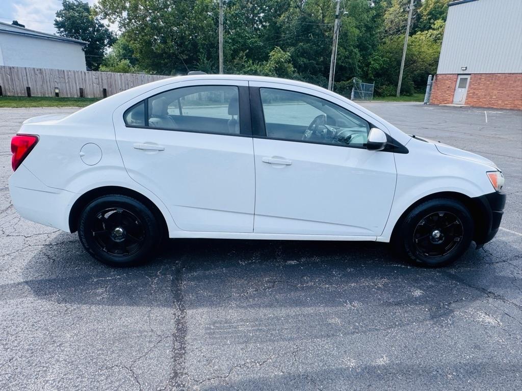 Chevrolet Sonic LS Auto Sedan 2015