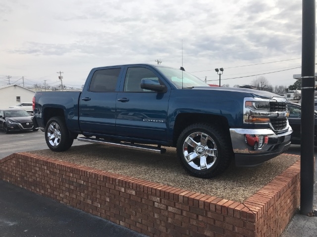 2018 Chevrolet Silverado 1500 photo 2