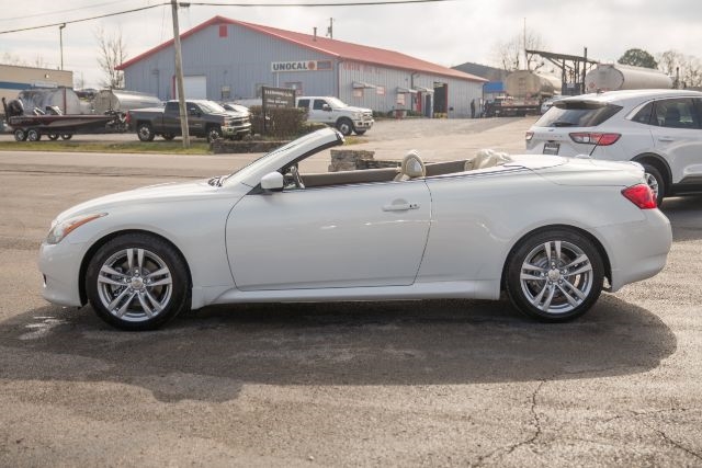 Infiniti G Convertible  2009