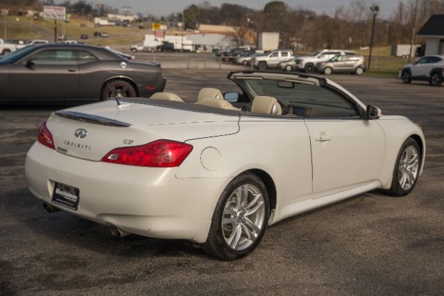 Infiniti G Convertible  2009