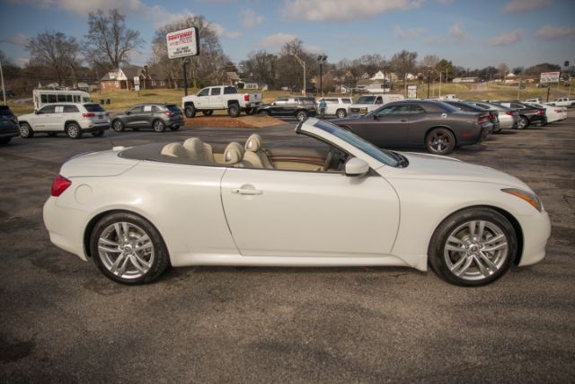 Infiniti G Convertible  2009