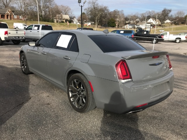 Chrysler 300  2019