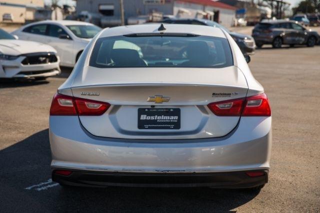 Chevrolet Malibu  2016