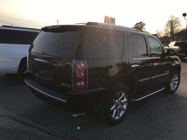 GMC Yukon Denali  2013