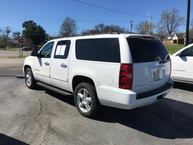 Chevrolet Suburban  2013