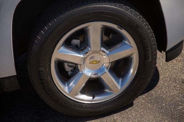 Chevrolet Suburban  2013