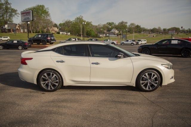 Nissan Maxima  2016