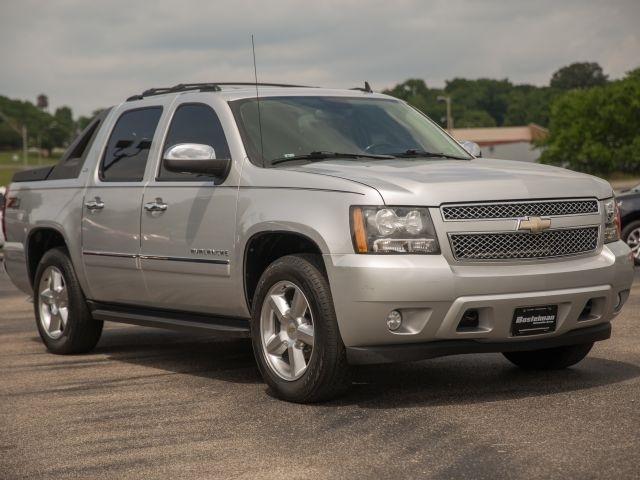 Chevrolet Avalanche  2011
