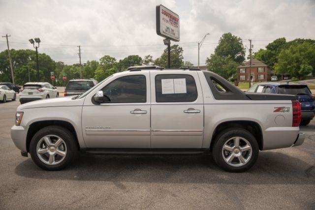 Chevrolet Avalanche  2011