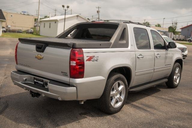 Chevrolet Avalanche  2011