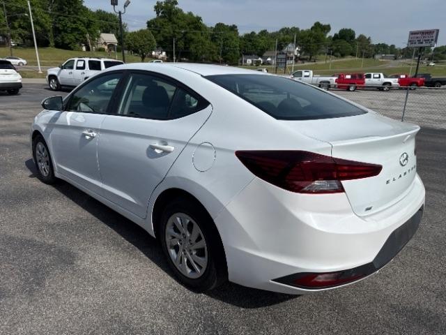 Hyundai Elantra  2020