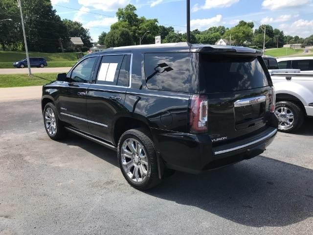 GMC Yukon Denali  2016