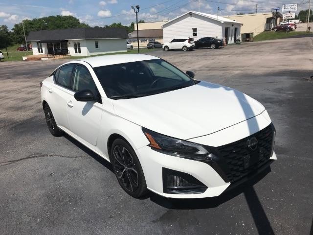 Nissan Altima  2024