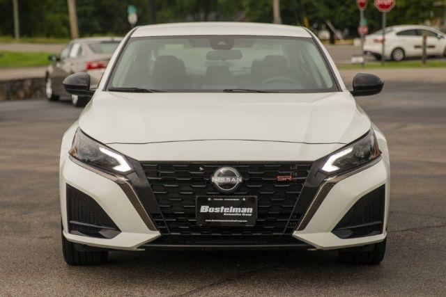 Nissan Altima  2024