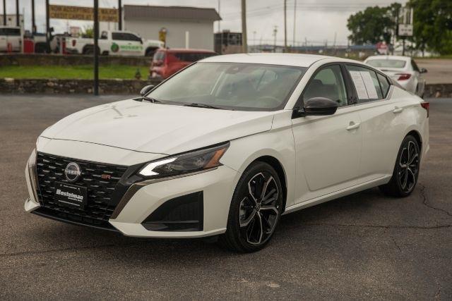 Nissan Altima  2024