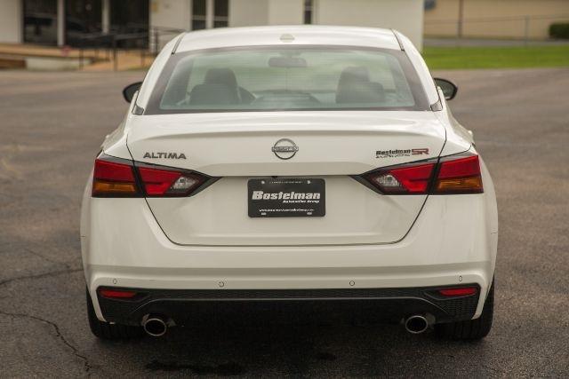 Nissan Altima  2024