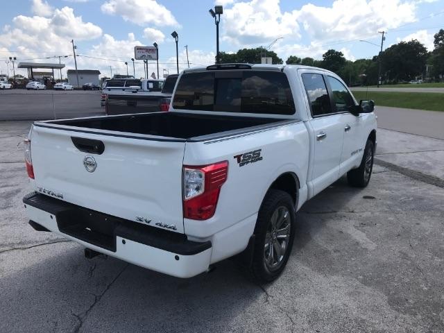 Nissan Titan  2019