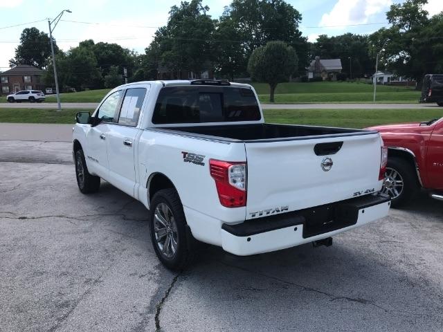 Nissan Titan  2019