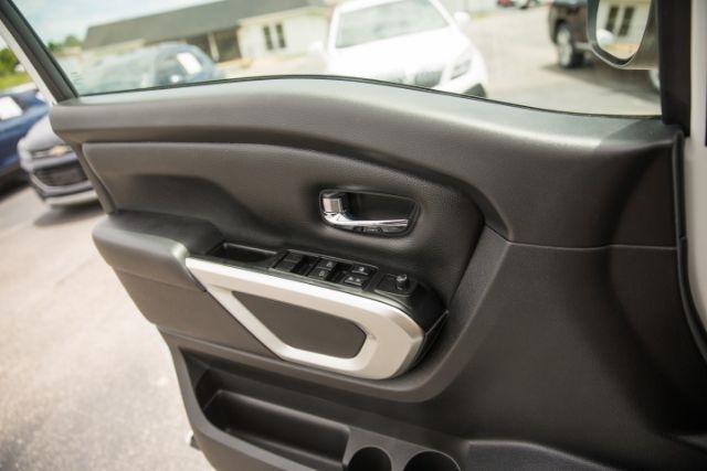 Nissan Titan  2019