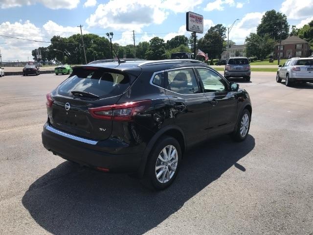 Nissan Rogue Sport  2022