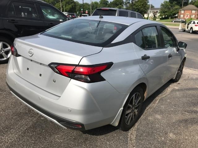 Nissan Versa  2024