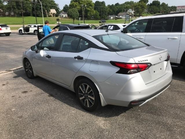 Nissan Versa  2024