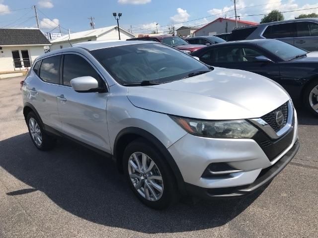 Nissan Rogue Sport  2021
