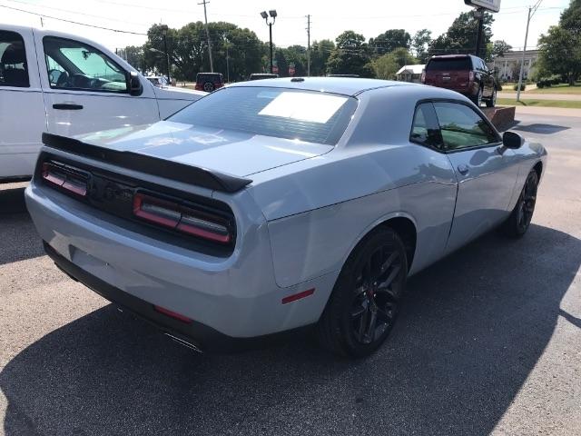 Dodge Challenger  2020