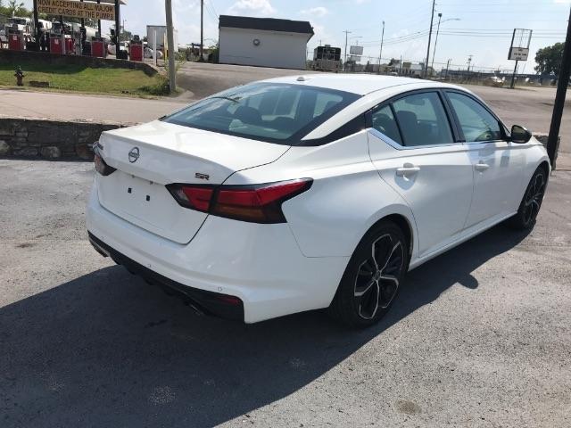 Nissan Altima  2024