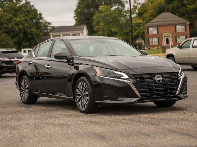Nissan Altima  2025