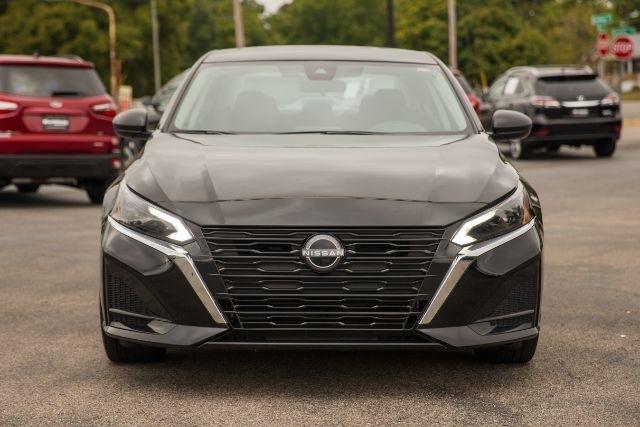 Nissan Altima  2025