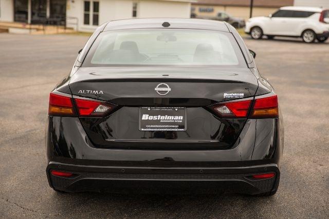 Nissan Altima  2025