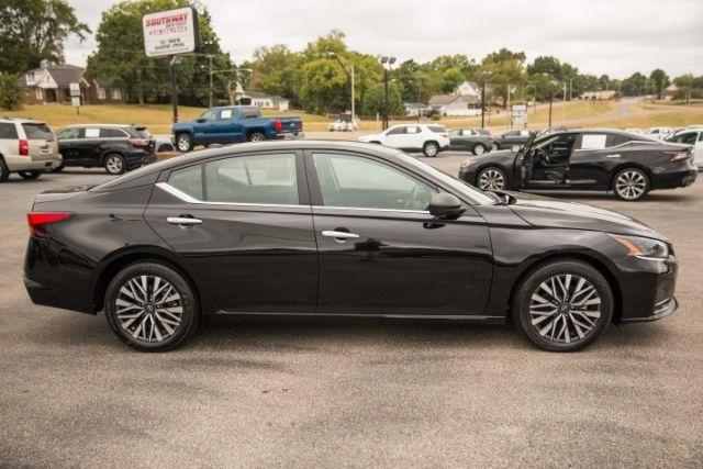 Nissan Altima  2025