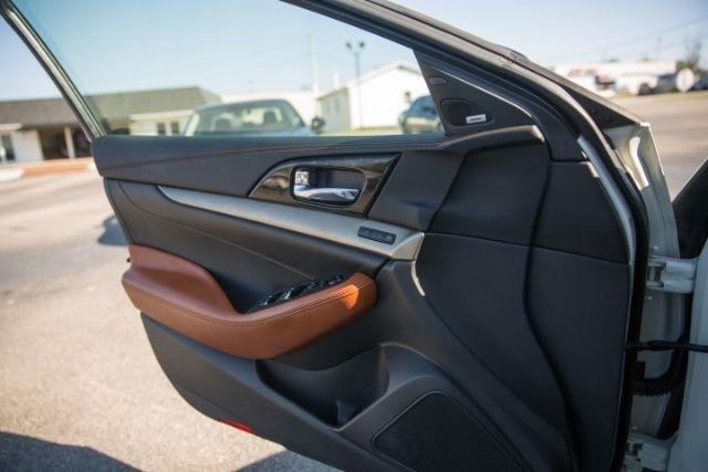 Nissan Maxima  2020