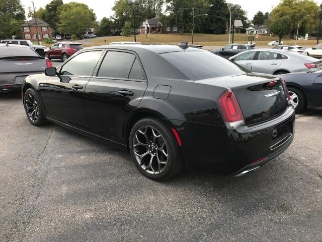 Chrysler 300  2016