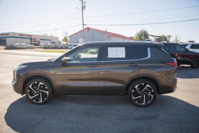 Mitsubishi Outlander  2022