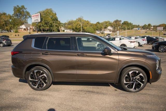 Mitsubishi Outlander  2022