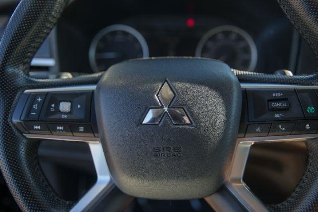Mitsubishi Outlander  2022