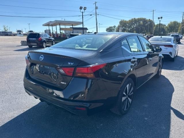 Nissan Altima  2022