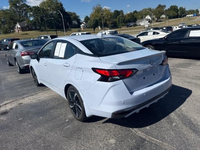 Nissan Versa  2023