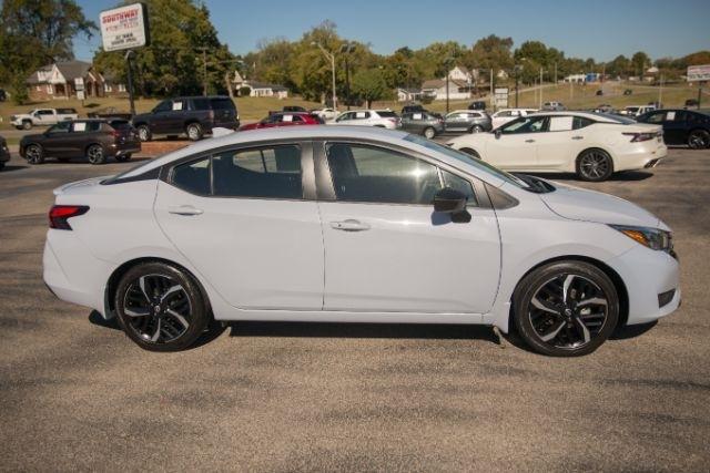 Nissan Versa  2023