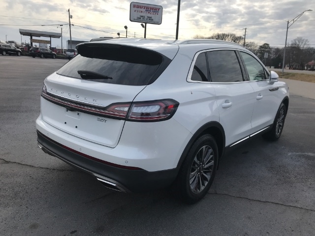 2020 Lincoln Nautilus Standard photo 2